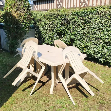 Holiday home House With Garden And Barbecue In