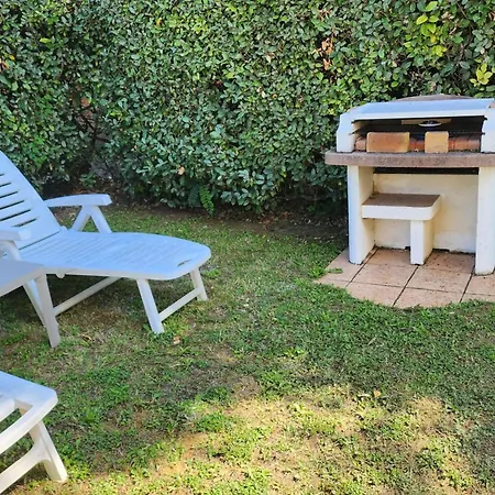 House With Garden And Barbecue In Tatil Evi